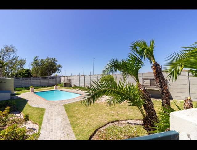 1 BEDROOM FLAT RENTED IN BLOUBERG SANDS